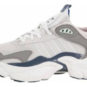 Women's Magmur Running Shoes